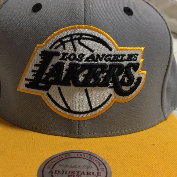 NBA Los Angeles Lakers Mitchell&Ness STTrapBack - Picture 3 of 7